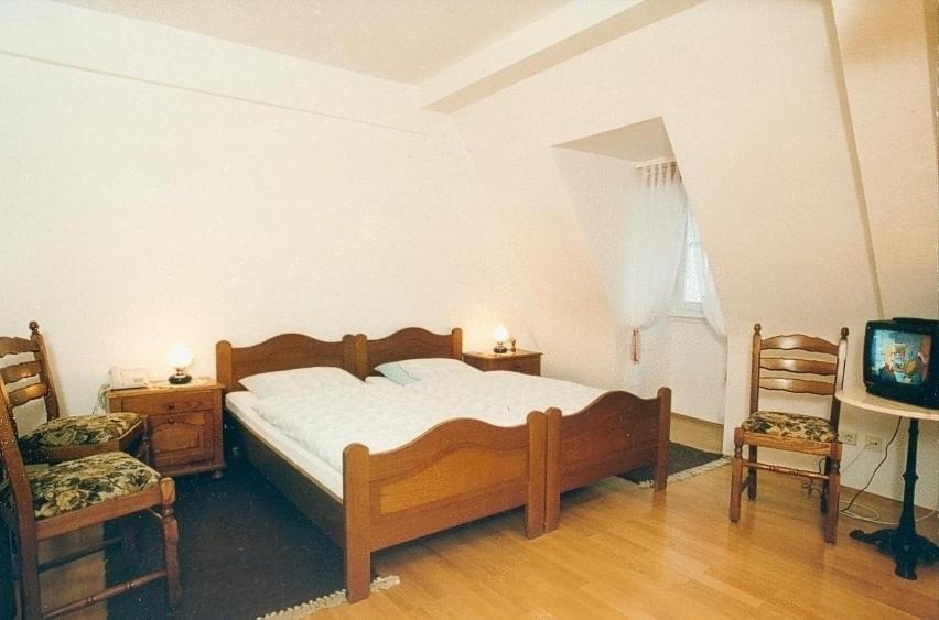 هايدلبرغ Hotel Zum Pfalzgrafen الغرفة الصورة